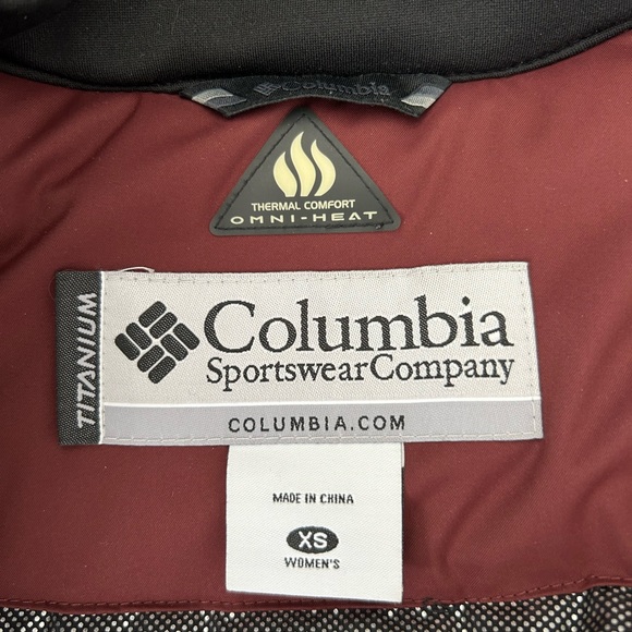 Women’s Columbia Winter Jacket - Picture 4 of 6